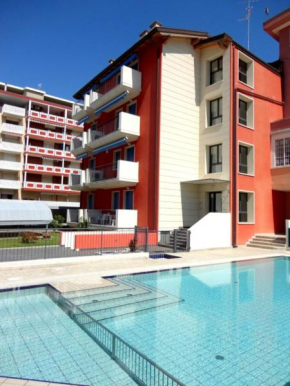 Comfortable flat with pool - Beahost